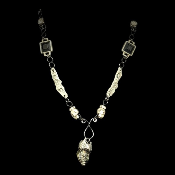 Mixed Media Crystal Skull Pendant &  VNTG Art-Deco Black Onyx & Silver Metalwork - Picture 15 of 17